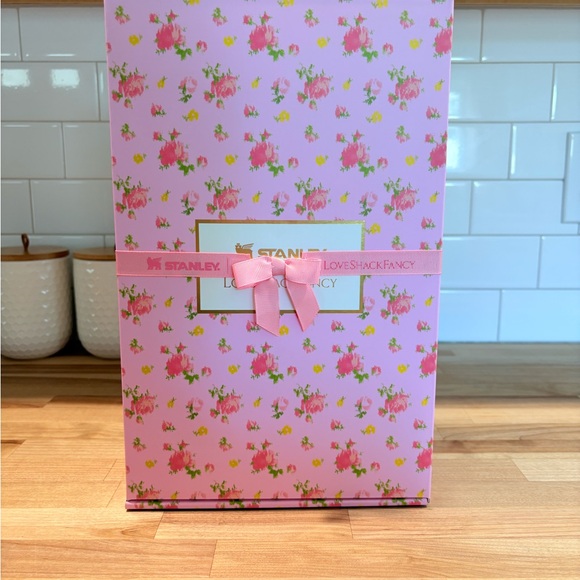 Stanley LoveShackFancy collab in Ibiza Sunset 30oz - Picture 11 of 11